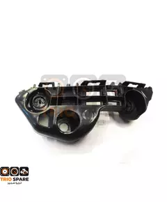 Toyota Camry Front left Side Retainer 2018 - 2020